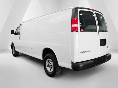 Used 2022 GMC Savana 2500 Extended RWD image 5