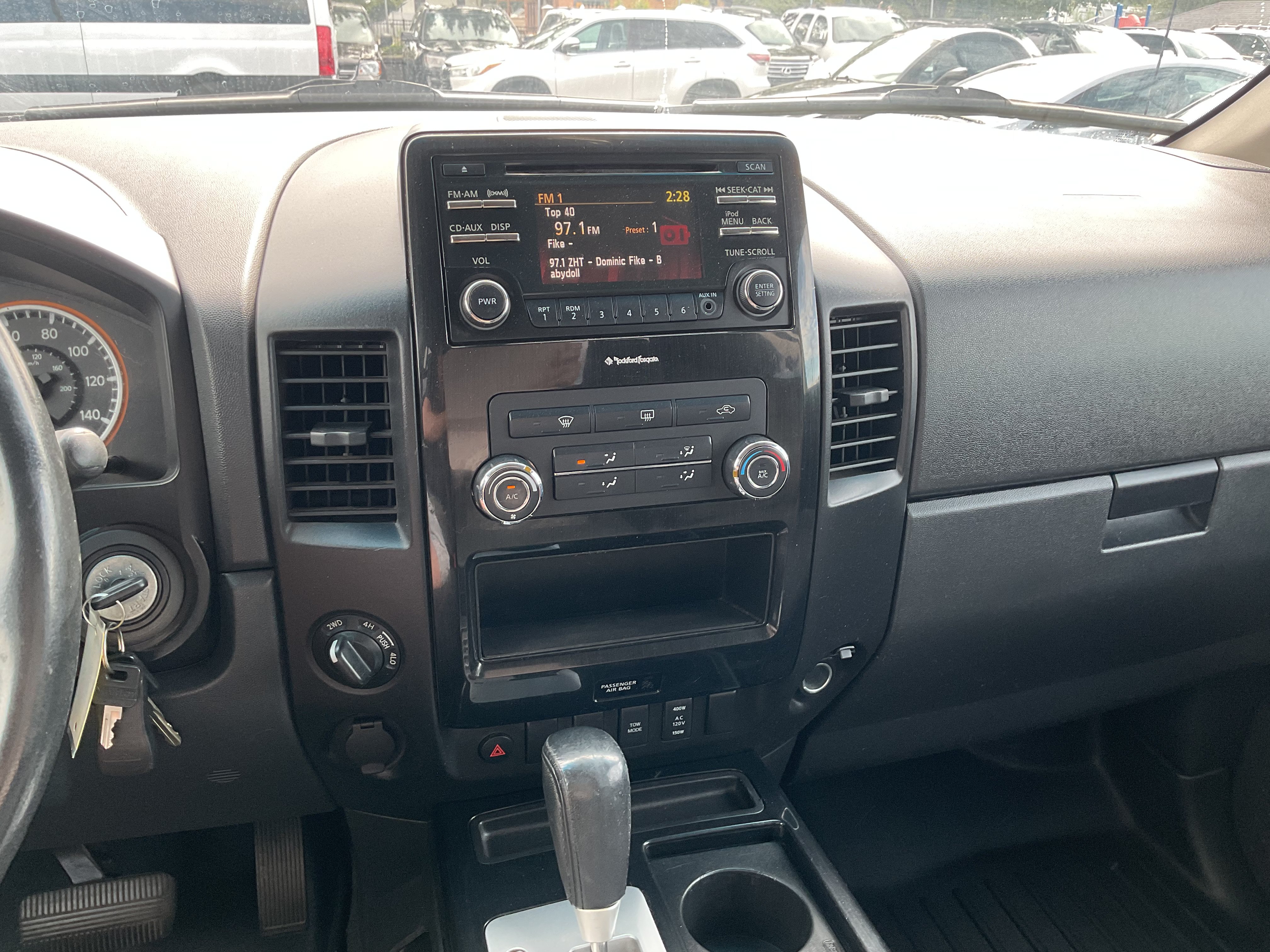 Used 2013 Nissan Titan SV w/ SV Premium Utility Pkg AWD/4WD image 14