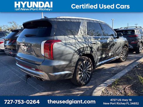 Used 2024 Hyundai Palisade Calligraphy image 3