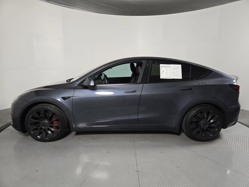 Used 2022 Tesla Model Y Performance image 8
