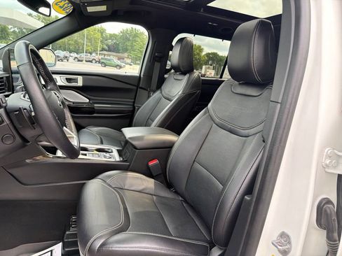Used 2023 Ford Explorer ST w/ Technology Package AWD/4WD image 12