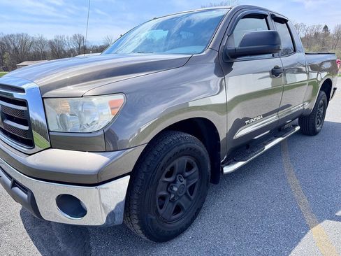 Used 2012 Toyota Tundra 4x4 Double Cab w/ Tow Pkg image 3
