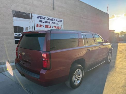 Used 2018 Chevrolet Suburban LT RWD image 4