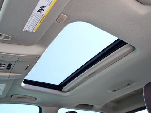 Used 2018 Chevrolet Silverado 1500 High Country image 15