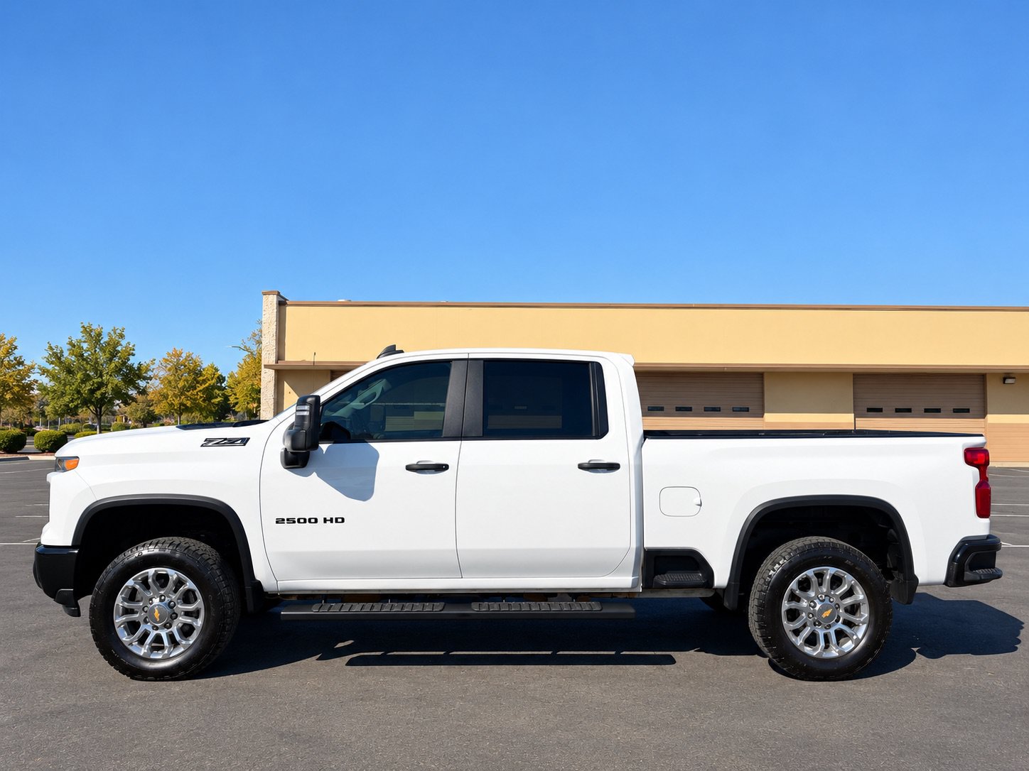 Used 2025 Chevrolet Silverado 2500 Custom w/ Custom Value Package AWD/4WD image 4