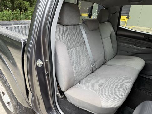 Used 2015 Toyota Tacoma PreRunner w/ SR5 Package RWD image 19
