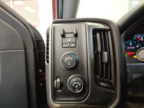 Used 2018 Chevrolet Silverado 1500 LT w/ All Star Edition image 13