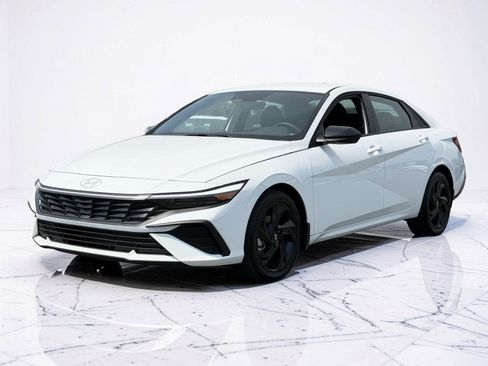 Used 2026 Hyundai Elantra Sport FWD image 5