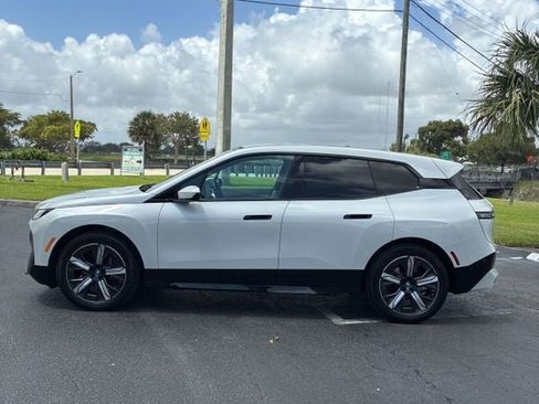 Used 2023 BMW iX xDrive50 w/ Sport Package AWD/4WD image 3