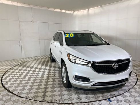 Used 2020 Buick Enclave Essence FWD image 1