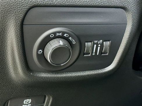 New 2025 Jeep Grand Cherokee Altitude image 10