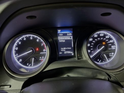 Used 2021 Toyota Camry SE image 21