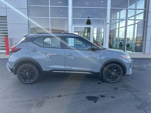Used 2023 Nissan Kicks SR w/ SR Premium Package image 15