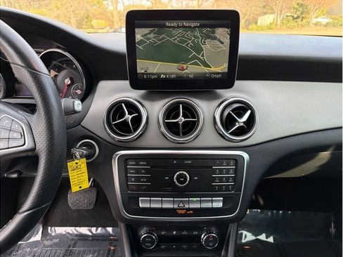 Used 2018 Mercedes-Benz GLA 250 image 18