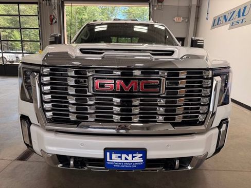 Used 2025 GMC Sierra 3500 Denali w/ Denali Reserve Package AWD/4WD image 3