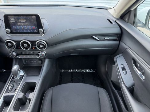 Used 2025 Nissan Sentra SV image 33