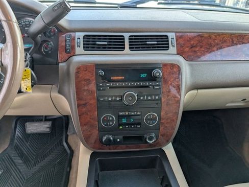 Used 2009 Chevrolet Silverado 1500 LTZ w/ Suspension Package, Off-Road image 4