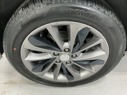 Used 2023 Buick Encore GX Select w/ Sport Touring Package image 5