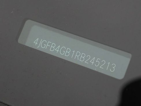 Used 2024 Mercedes-Benz GLE 450e 4MATIC image 25