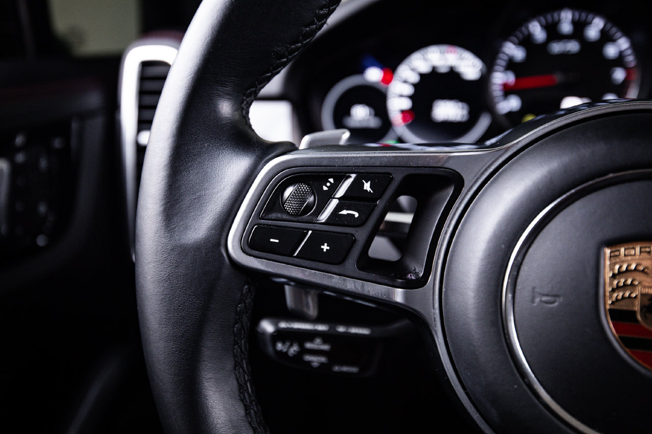 Certified 2022 Porsche Cayenne GTS AWD/4WD image 17