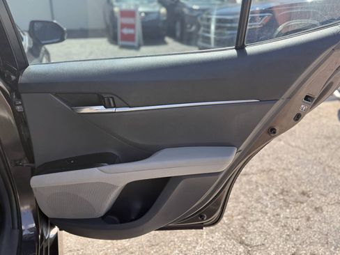 Used 2018 Toyota Camry LE FWD image 23