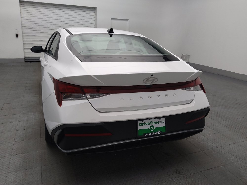 Used 2024 Hyundai Elantra SEL FWD image 6