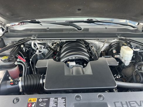 Used 2016 Chevrolet Suburban LTZ AWD/4WD image 32