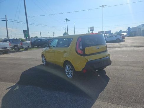 Used 2015 Kia Soul + FWD image 8