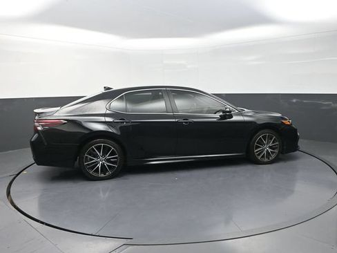 Used 2024 Toyota Camry SE FWD image 9