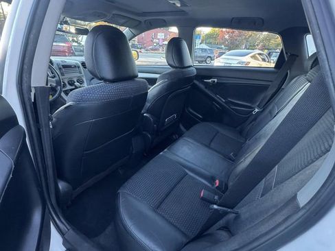 Used 2009 Pontiac Vibe GT image 11