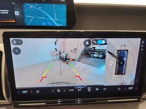 New 2025 Ford Expedition Active image 17