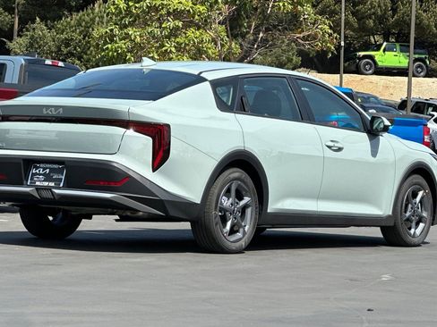 New 2026 Kia K4 LXS image 4