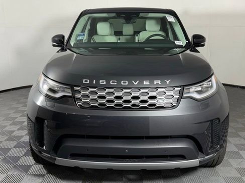 Used 2025 Land Rover Discovery S image 10