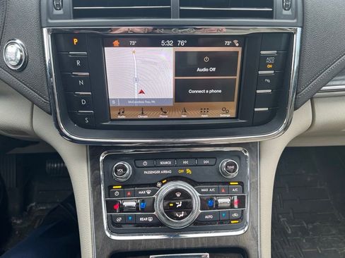Used 2019 Lincoln Continental Select w/ Continental Climate Package AWD/4WD image 13