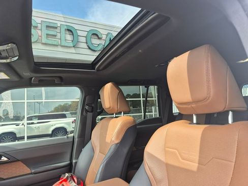 Used 2024 Lexus GX 550 w/ Accessory Package (Z1) image 16