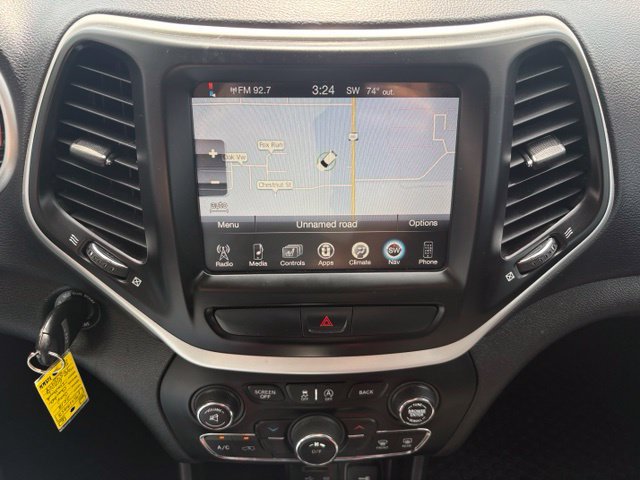 Used 2018 Jeep Cherokee Trailhawk w/ Cold Weather Group AWD/4WD image 29