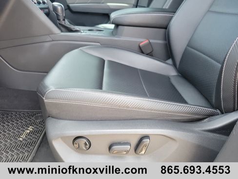 Used 2022 Volkswagen Atlas Cross Sport SE FWD image 11