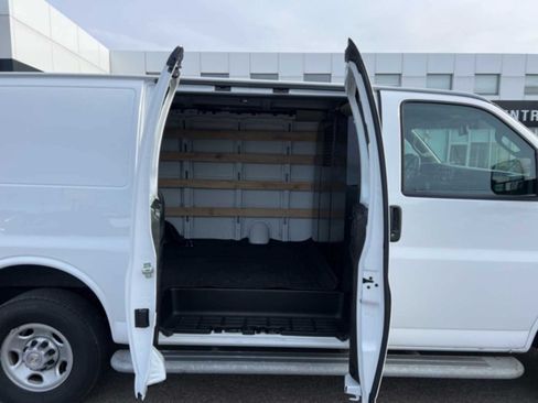 Used 2025 Chevrolet Express 2500 w/ Driver Convenience Package RWD image 11