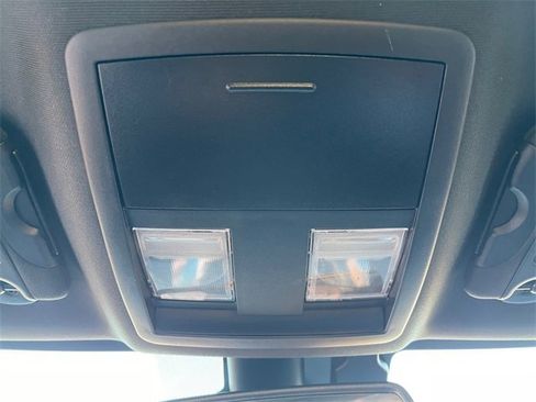 Used 2021 Dodge Challenger SXT image 25