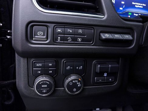 Used 2024 Chevrolet Suburban High Country AWD/4WD image 20