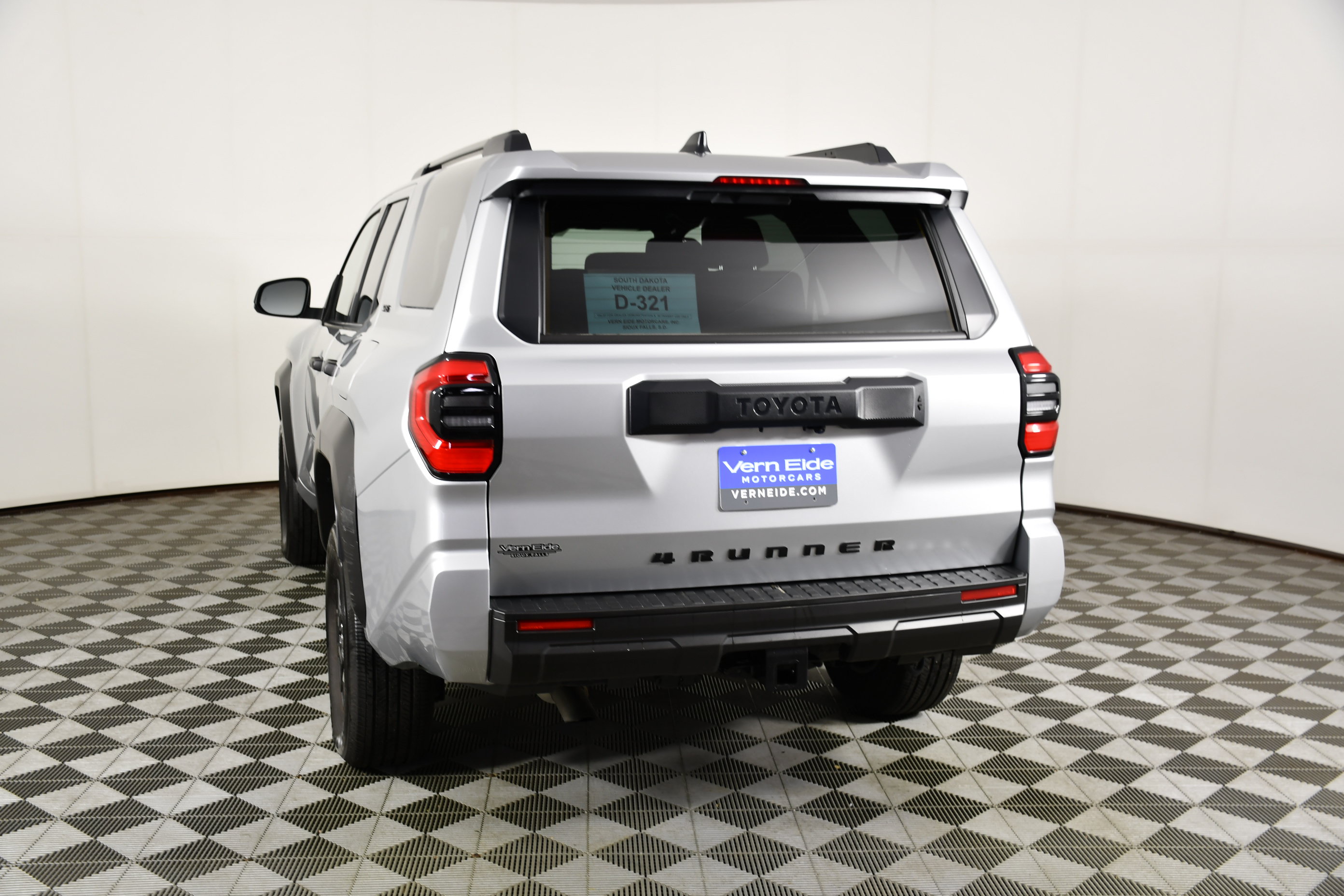 Used 2026 Toyota 4Runner SR5 AWD/4WD image 7