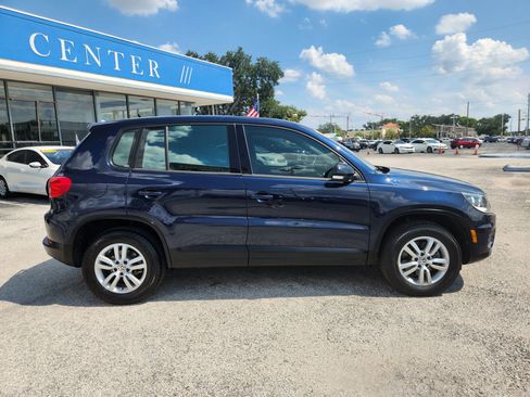 Used 2014 Volkswagen Tiguan S image 10
