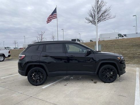New 2026 Jeep Compass Latitude image 7