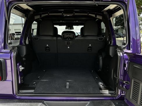 Used 2026 Jeep Wrangler Unlimited Rubicon AWD/4WD image 31