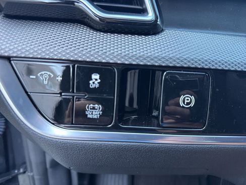 Certified 2025 Kia Sportage LX image 16