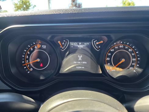 Used 2024 Jeep Gladiator Sport AWD/4WD image 21