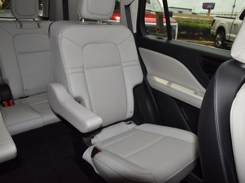 New 2026 Lincoln Aviator 2WD image 22
