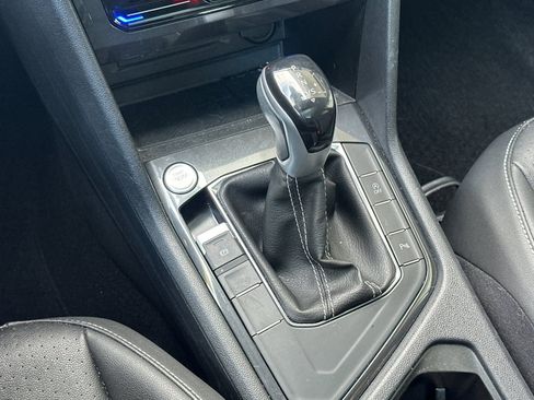 Used 2023 Volkswagen Tiguan SE R-Line image 20