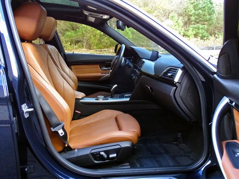 Used 2017 BMW 330i xDrive Sedan image 14