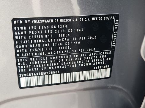 Used 2024 Volkswagen Tiguan SE R-Line FWD image 33